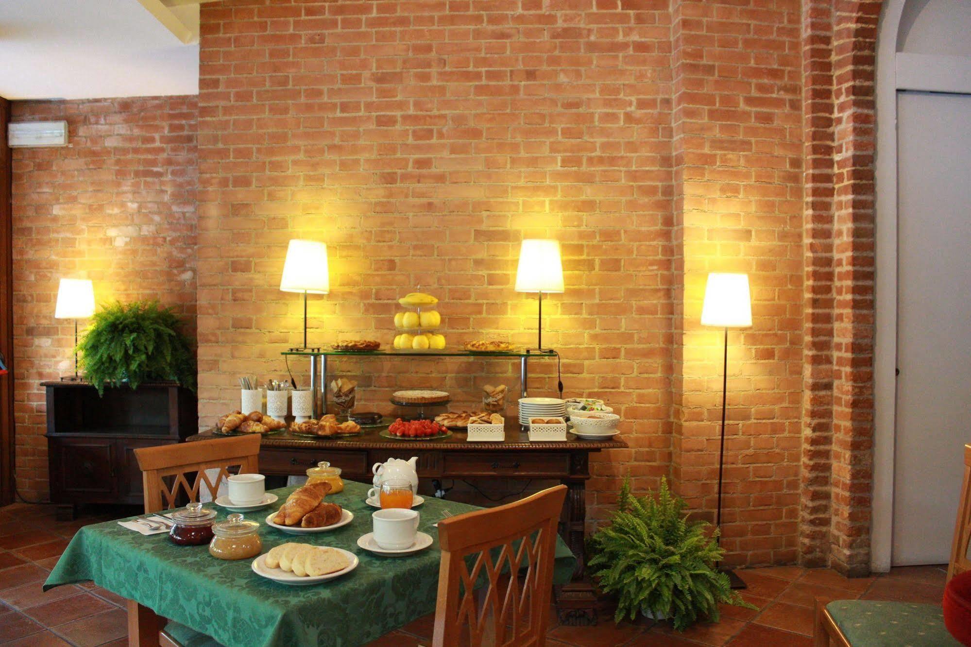 Hotel Portici Vicoforte Екстер'єр фото